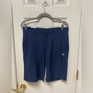 Hurley All Day Hybrid Shirts Navy Blue size 30
Can be worn in and out of water